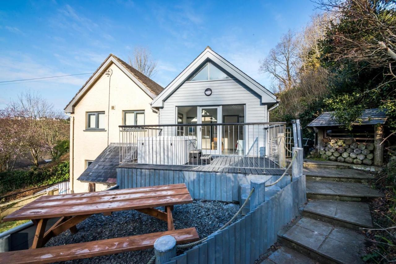 Rock Cottage - 3 Bedroom Holiday Home - Фишгард Экстерьер фото